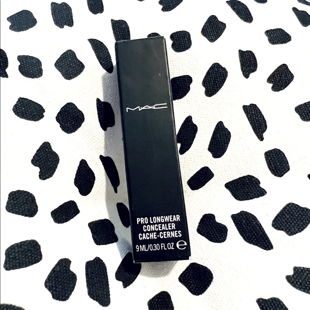 NWT MAC Pro Longwear Concealer - NC50